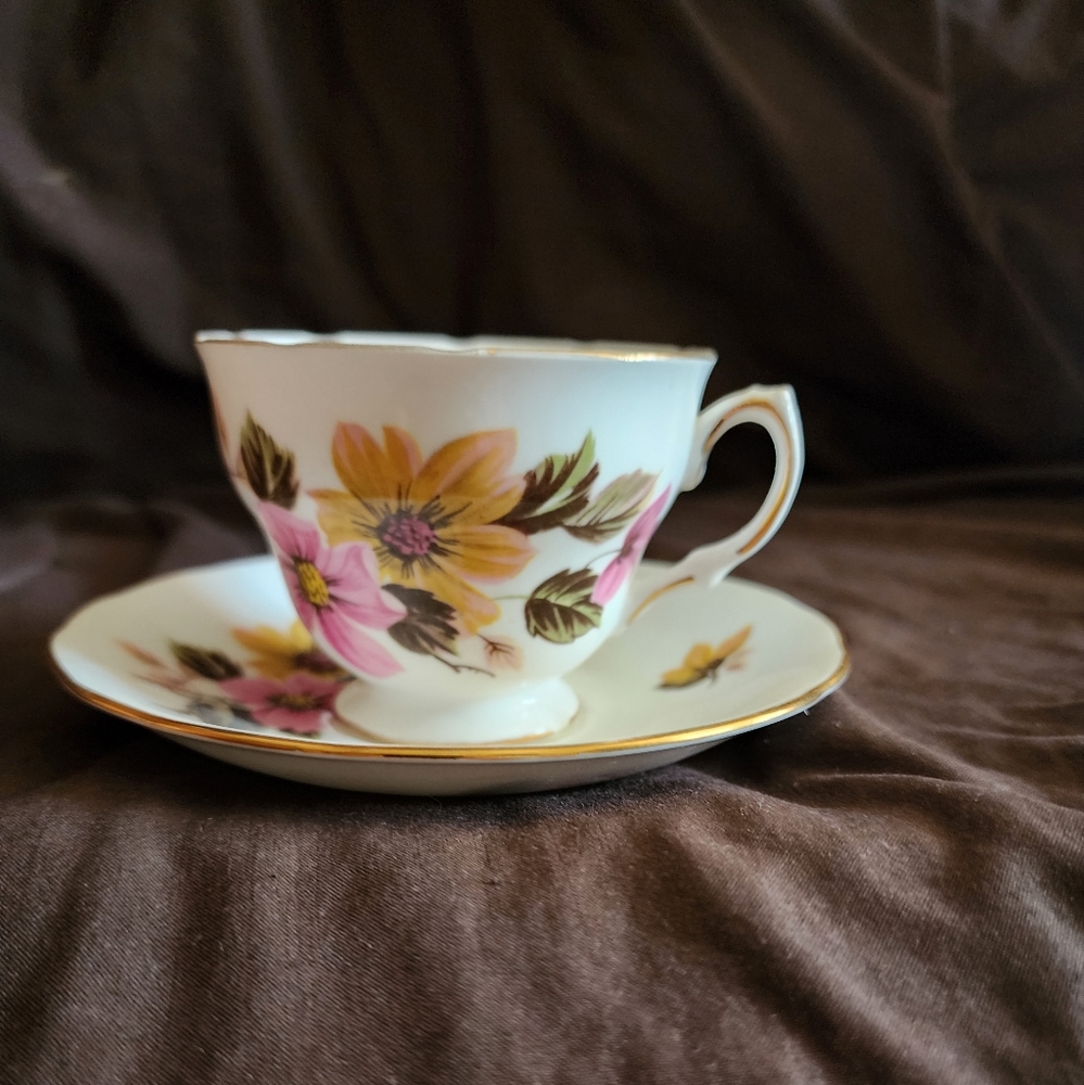 Vintage Royal Vale bone china